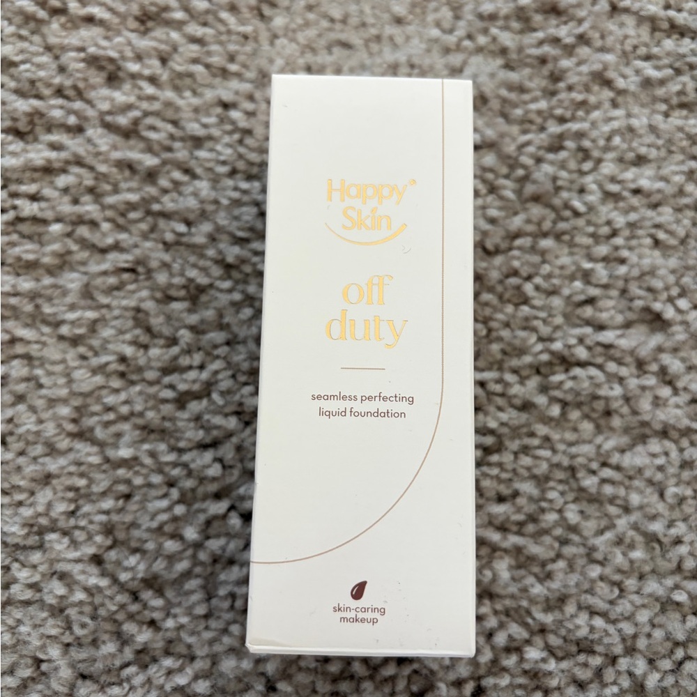 Off Duty Liquid Foundation - Soft Beige